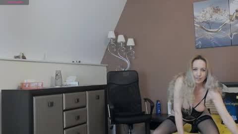 Tina online show from April 12, 4:10 pm