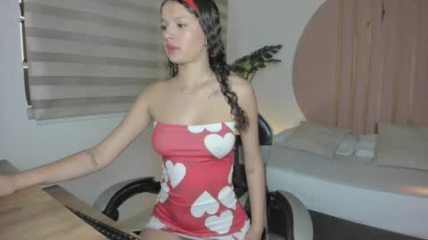 seraphine_lark online show from February 16, 7:03 pm