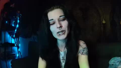 Snapshot of seraphinmunster chatting on October 17, 11:30 pm Seraphin Munster online show from October 17, 11:30 pm