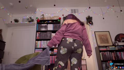 SeraReads online show from December 9, 5:51 am