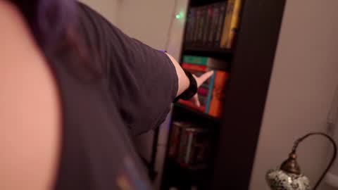 SeraReads online show from December 28, 5:55 am