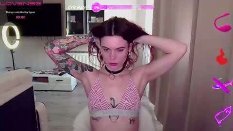 serenamilss online show from March 10, 7:11 am