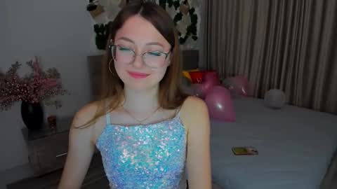 Snapshot of sereneflame chatting on February 17, 4:28 pm Ophelia online show from February 17, 4:28 pm