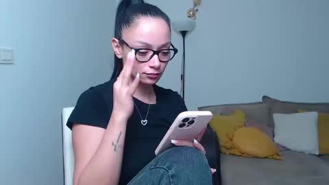 SereneSophi online show from March 5, 7:05 am