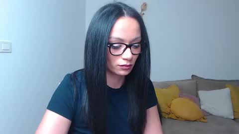 SereneSophi online show from March 6, 10:15 pm