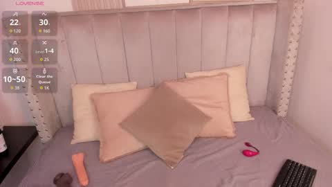 Danna  online show from December 18, 3:33 am