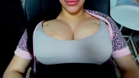 Snapshot of seu_cute chatting on February 24, 4:47 pm seu_cute online show from February 24, 4:47 pm