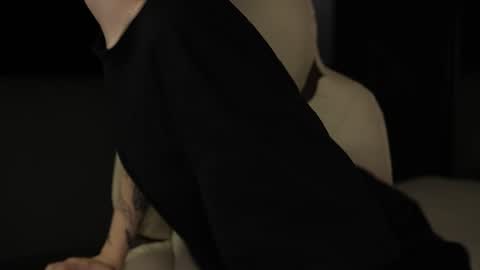 Snapshot of severs_enigma chatting on December 17, 3:06 pm Chris online show from December 17, 3:06 pm