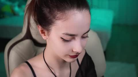 Snapshot of severs_enigma chatting on October 18, 12:30 pm Chris online show from October 18, 12:30 pm