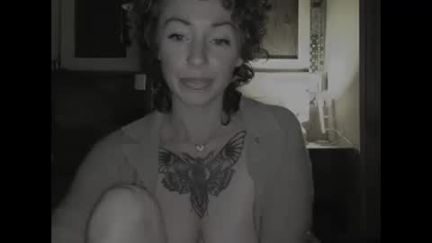 Snapshot of sexnchocolate chatting on January 5, 7:07 am Trixy Rose online show from January 5, 7:07 am