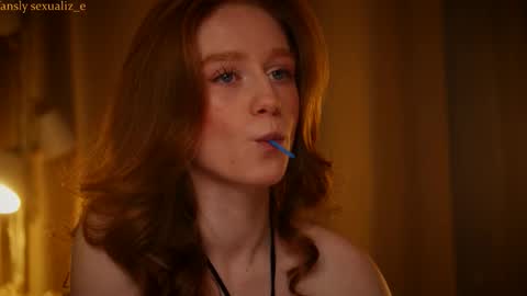 Snapshot of sexualiz_e chatting on October 22, 8:25 pm Liz online show from October 22, 8:25 pm
