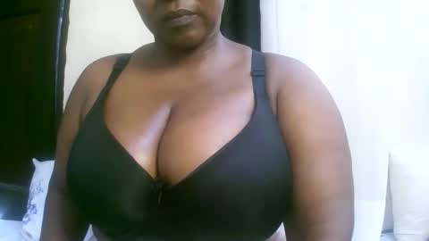 sexxi_ebony online show from March 22, 8:53 am