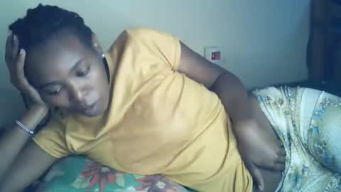sexxy_curvy23 online show from June 3, 4:35 am