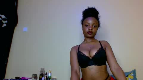 Snapshot of sexxy_daisyy chatting on October 15, 3:36 pm sexxy_daisyy online show from October 15, 3:36 pm