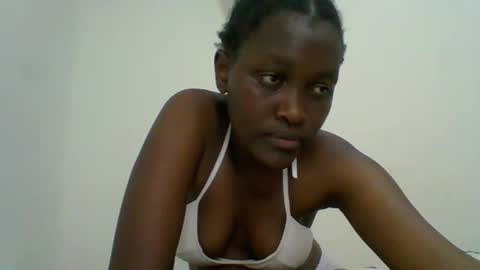 Snapshot of sexxy_kendrah chatting on October 15, 8:00 pm lorna online show from October 15, 8:00 pm