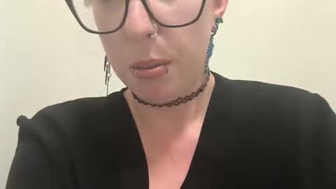 Snapshot of sexxy_see_93 chatting on October 21, 6:23 pm sexxy_see_93 online show from October 21, 6:23 pm