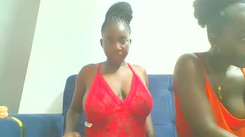Snapshot of sexxy_thick_ebony chatting on October 15, 4:20 pm Sweet doll online show from October 15, 4:20 pm