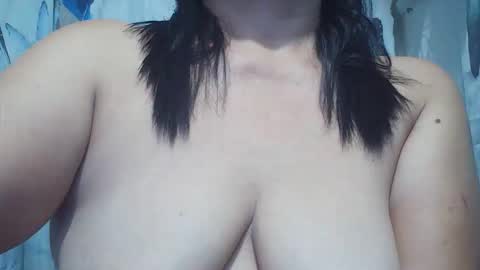 Snapshot of sexxyicee69 chatting on October 6, 12:00 pm misslovely j online show from October 6, 12:00 pm