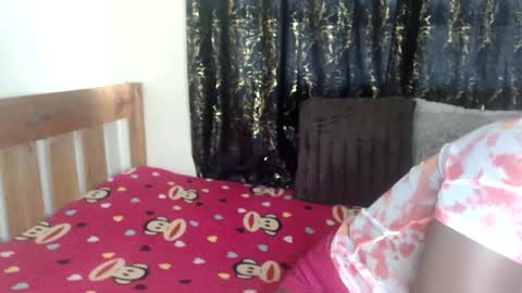 sexxypritty online show from December 4, 5:10 am