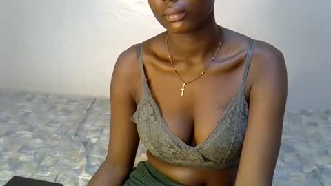 sexxyvee224 online show from October 29, 9:57 am