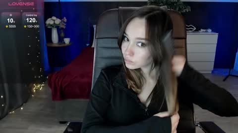 Alexia online show from October 3, 3:28 pm