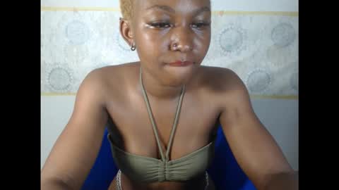 sexy_bluey247 online show from October 15, 8:11 pm