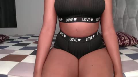 Snapshot of sexy_chocolata chatting on January 10, 2:35 am chocolata online show from January 10, 2:35 am