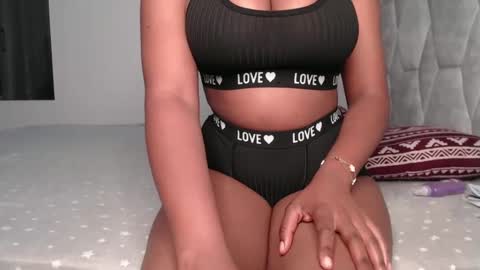 Snapshot of sexy_chocolata chatting on March 8, 8:40 am chocolata online show from March 8, 8:40 am