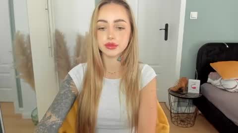 C o r a l i e online show from June 25, 7:24 am