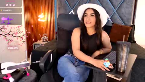 Dafne online show from January 16, 1:07 pm