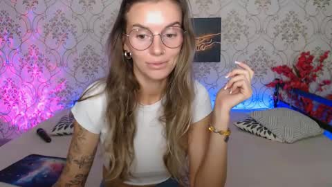 Sexy Juliaxo online show from September 18, 2:54 am