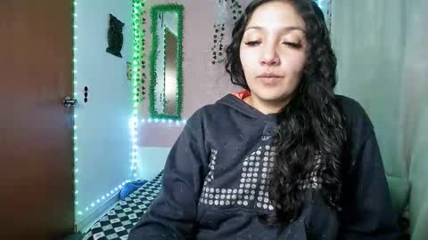 Snapshot of sexy_lolas chatting on October 9, 2:05 am sexy lolas online show from October 9, 2:05 am