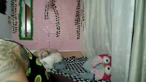 Snapshot of sexy_lolas chatting on October 8, 1:54 am sexy lolas online show from October 8, 1:54 am