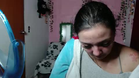 Snapshot of sexy_lolas chatting on March 6, 8:08 am sexy lolas online show from March 6, 8:08 am
