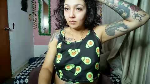 Snapshot of sexy_lolas chatting on October 11, 6:29 am sexy lolas online show from October 11, 6:29 am
