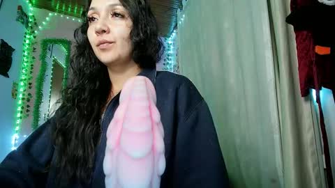 Snapshot of sexy_lolas chatting on October 13, 6:38 am sexy lolas online show from October 13, 6:38 am