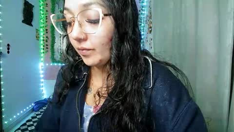 Snapshot of sexy_lolas chatting on October 15, 7:00 am sexy lolas online show from October 15, 7:00 am