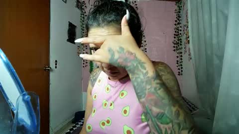Snapshot of sexy_lolas chatting on September 22, 2:32 am sexy lolas online show from September 22, 2:32 am