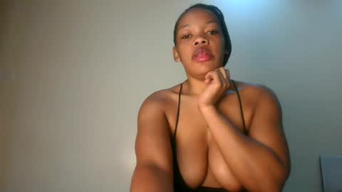 sexy_lyna online show from June 27, 6:36 am