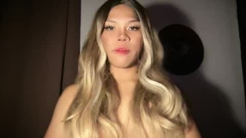Nicole online show from June 15, 6:30 pm