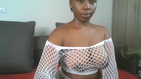 SEXY MOMAH online show from April 6, 9:43 am