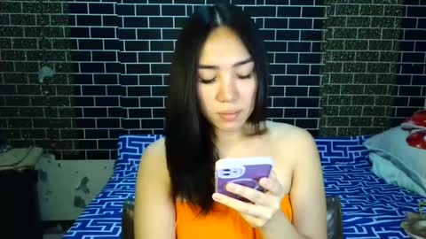 hi im queenie online show from July 18, 4:16 am