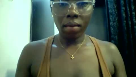 Snapshot of sexyannx chatting on October 6, 6:02 pm sexyannx online show from October 6, 6:02 pm
