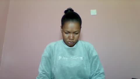 Snapshot of sexyapple2002 chatting on September 12, 7:18 am sexyapple2002 online show from September 12, 7:18 am