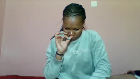 Snapshot of sexyapple2002 chatting on September 19, 8:24 am sexyapple2002 online show from September 19, 8:24 am