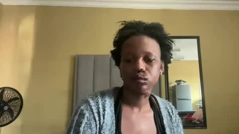 sexyasszeeee online show from June 22, 9:28 am