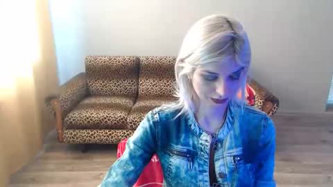 sexybeatriice online show from February 25, 7:20 am