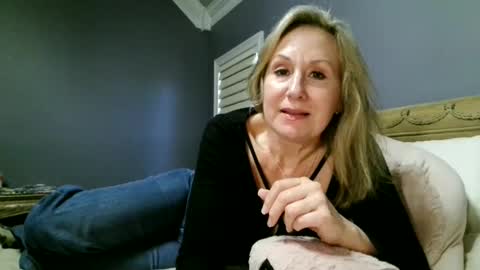 LisaisLuscious online show from December 14, 9:20 pm