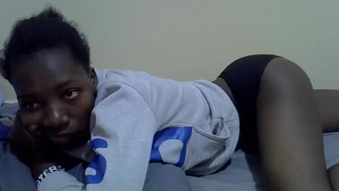 sexyghurl12 online show from October 3, 4:23 pm