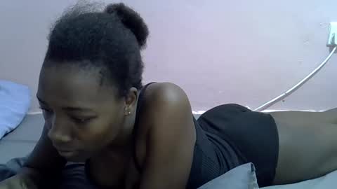 sexyghurl12 online show from March 2, 5:08 am